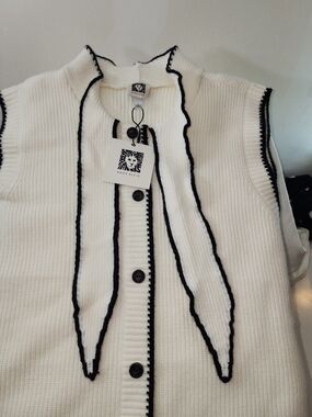 Anne Klein White Sleeveless Knit Top with Black Trim